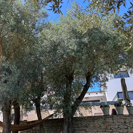 Locavilla - Granieres *